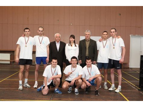„Лидер” отново завоюва златните медали от волейболния турнир в Стопанска академия